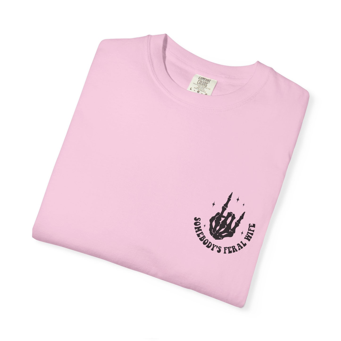 SOMEBODY'S FERAL WIFE T-Shirt | Trendy Graphic Tee | Unisex Gift for Her | Casual Wear | Summer Wardrobe Staple | Funny Gift Idea