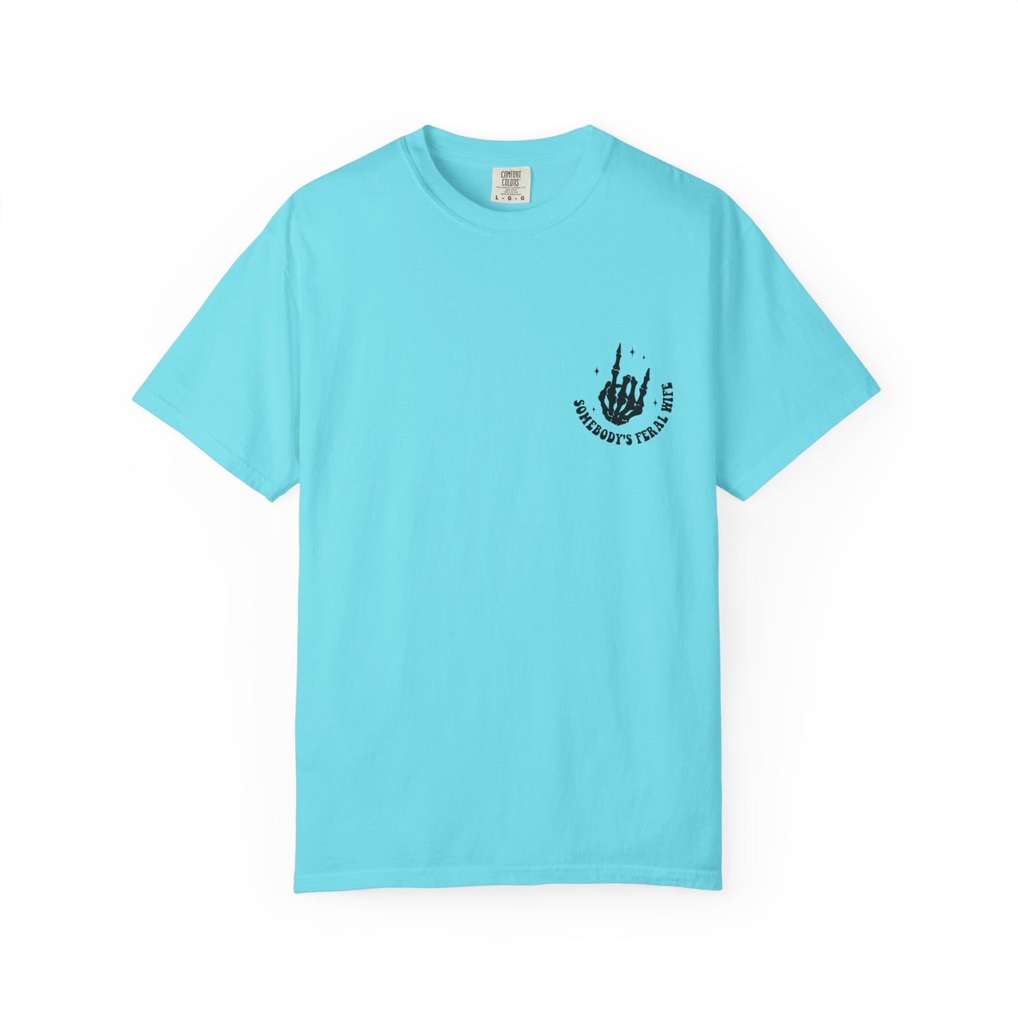 SOMEBODY'S FERAL WIFE T-Shirt | Trendy Graphic Tee | Unisex Gift for Her | Casual Wear | Summer Wardrobe Staple | Funny Gift Idea