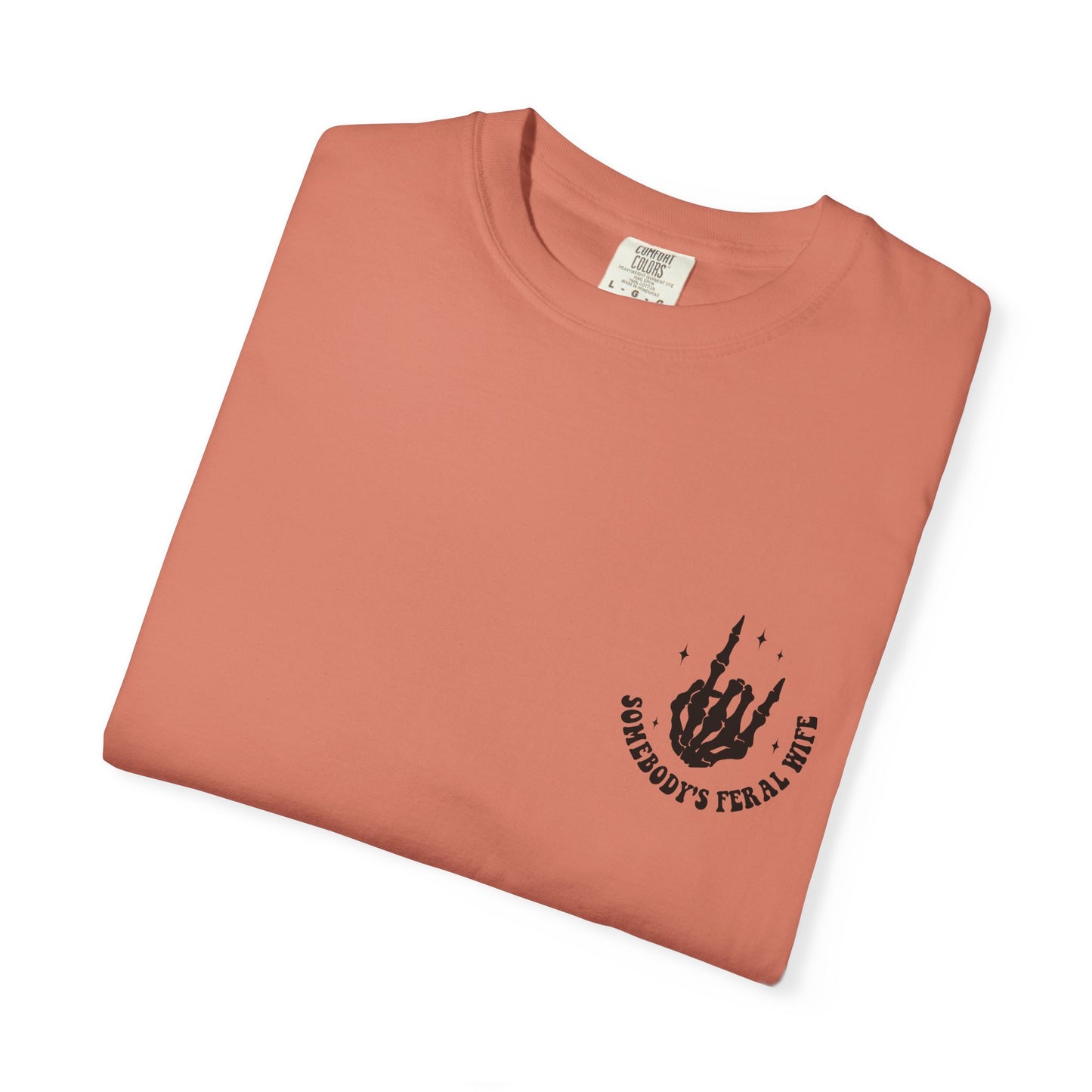 SOMEBODY'S FERAL WIFE T-Shirt | Trendy Graphic Tee | Unisex Gift for Her | Casual Wear | Summer Wardrobe Staple | Funny Gift Idea